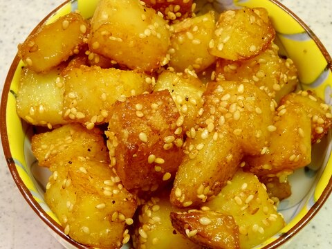 ■10分で..食べる手がとまらない胡麻チーズポテト